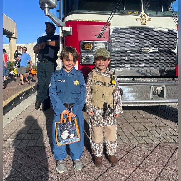 Meet your Posher, Annette Poshmark Ambassador - Picture 7 of 7